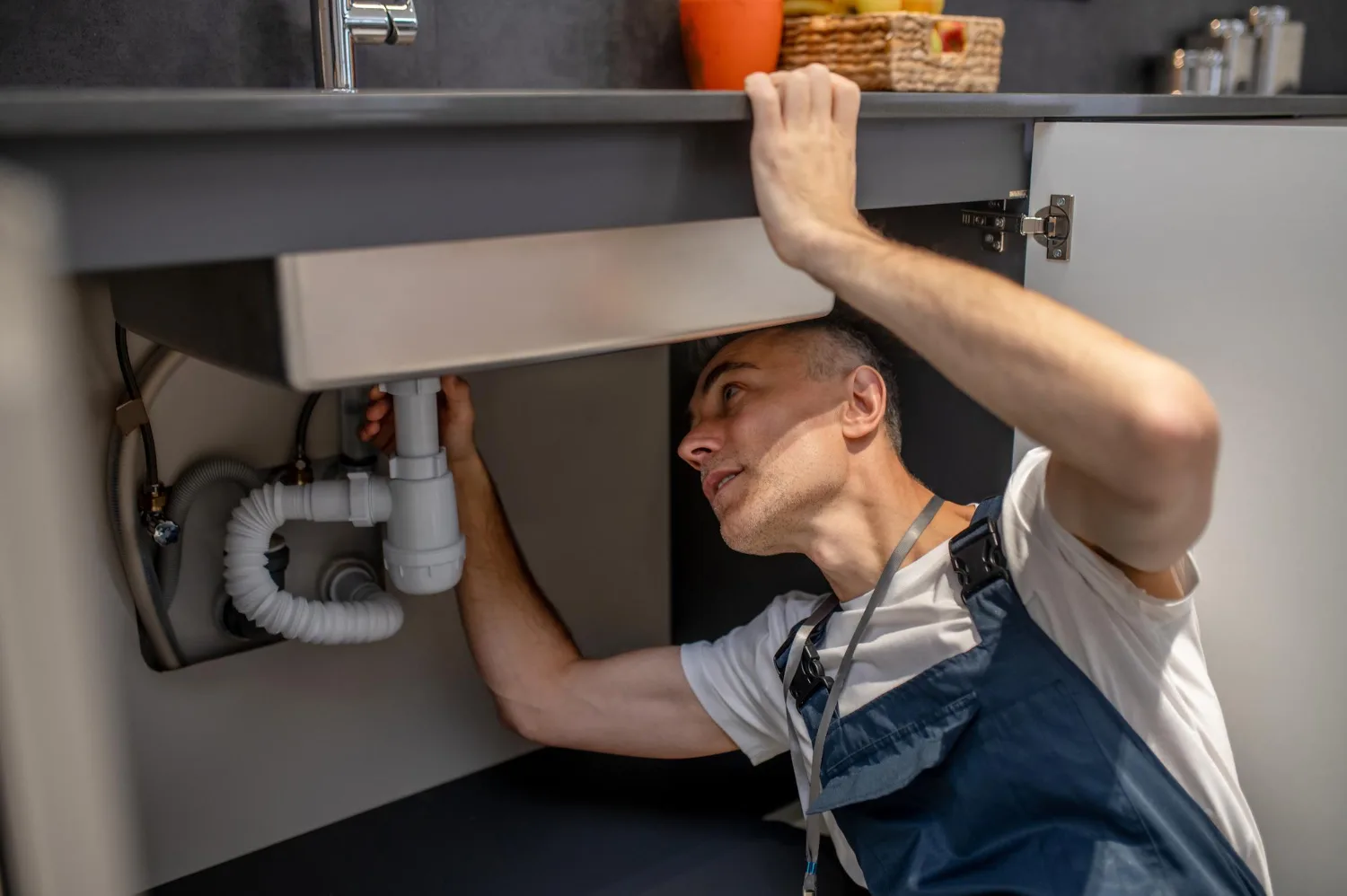 How to Handle a Burst Pipe Emergency Quickly in Melbourne